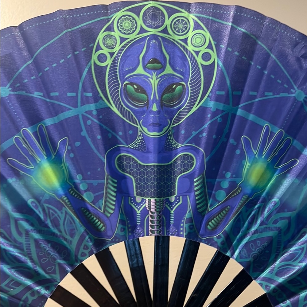Blue Alien Fan